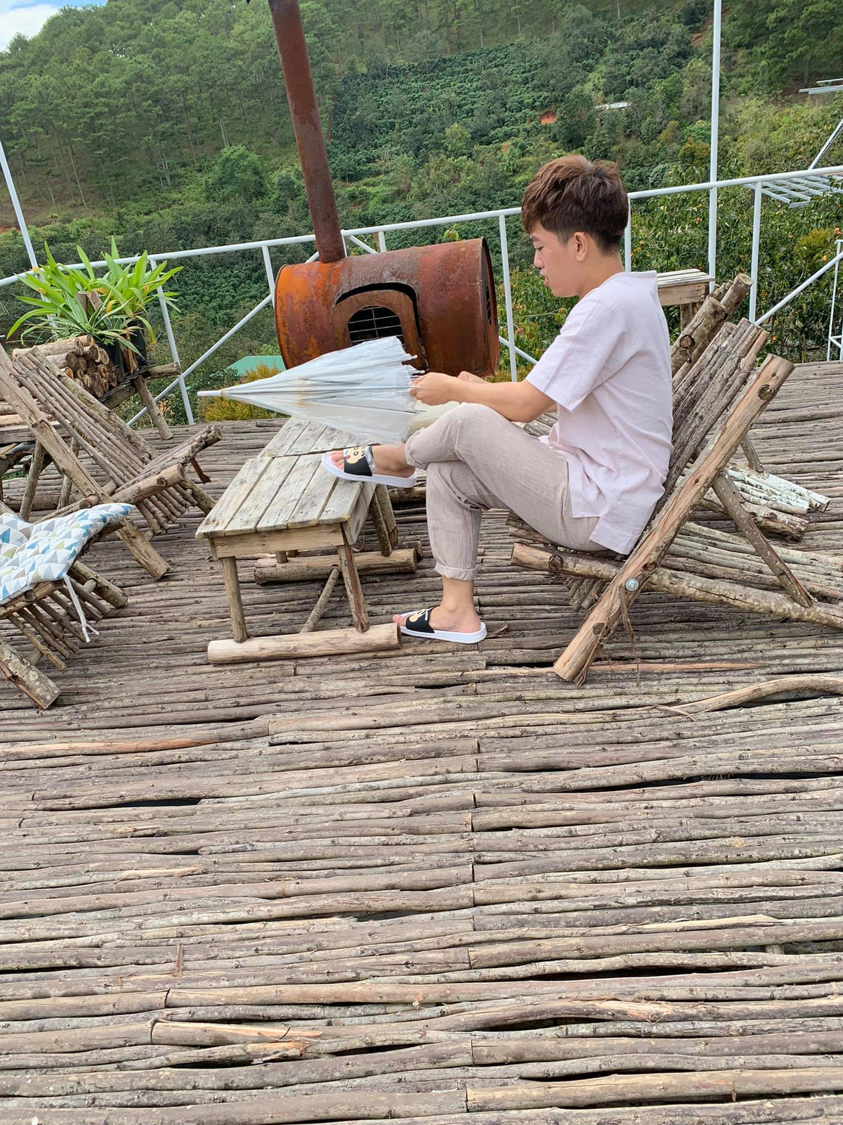 Từ lượng tương tác có thể thấy, Hoàng Anh không phải "nạn nhân" duy nhất của việc chụp hình không có tâm.