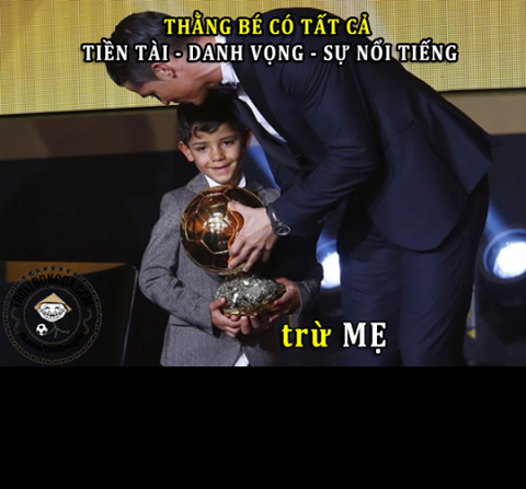 Cậu bé Ronaldo Jr đã có đủ tất cả mọi thứ .... trừ mẹ.
