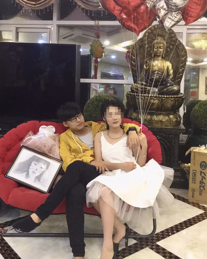 Con gai Duong “Nhue” khoe moi quan he toan hang 