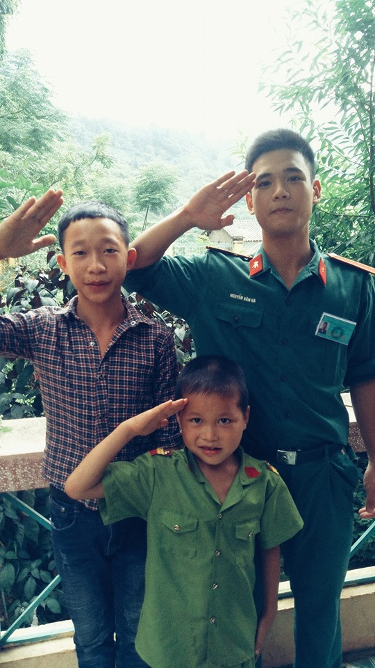 "Thanh xuân của tôi được như này có phải xanh tươi hơn bao nhiêu không", tài khoản M.H.Y bình luận.