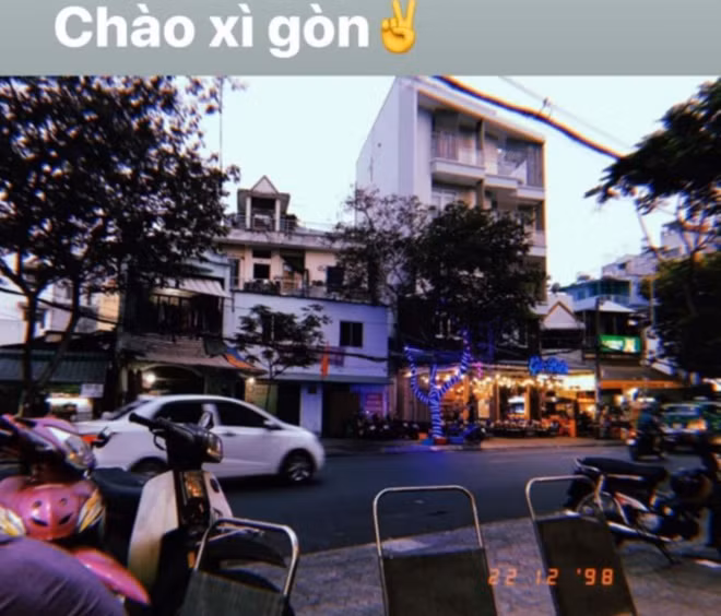 Nhâm Mạnh Dũng đi cà phê, dạo phố và thăm bạn bè trong khoảng thời gian ở lại TP HCM.