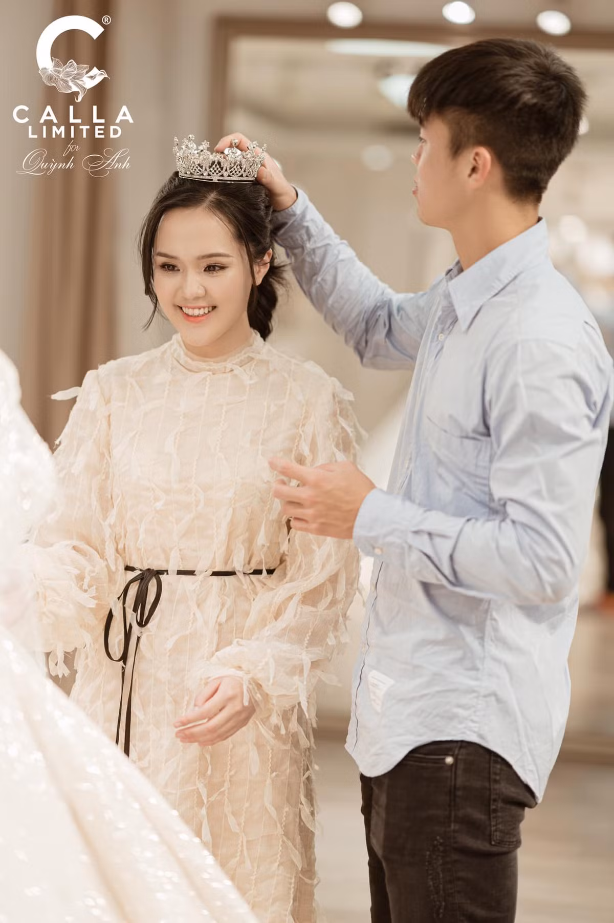 Theo thông báo, 9/2 sẽ là ngày mà Duy Mạnh và Quỳnh Anh tổ chức đám cưới. Cặp đôi đã lên kế hoạch, chuẩn bị mọi thứ từ nhiều ngày trước đó, từ lên danh sách khách mời, sắm sửa đồ cưới,....Có lẽ vì quá mệt mỏi vì nhiều thứ cần sẵn sàng cho ngày trọng đại nên Duy Mạnh xuống sắc hơn hẳn trước kia.