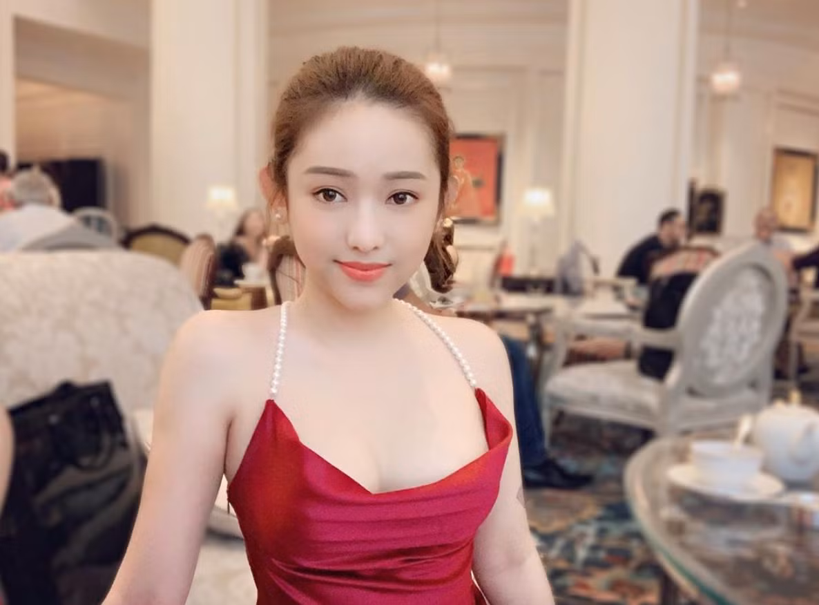 Sau khi tập 3 của "Giải mã tình yêu" lên sóng, Thuý Vi một lần nữa lại vấp phải sự chỉ trích gay gắt của cộng đồng mạng. Nhiều bình luận cho rằng hot girl đang "đào bới" lại chuyện cũ để đánh bóng tên tuổi. Một số khán giả cho rằng Thuý Vi không nên xuất hiện trong chương trình.