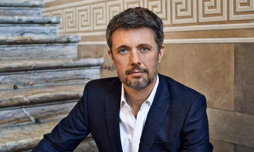 Thái tử Đan Mạch Frederik André Henrik Christian sở hữu 2 hình xăm trên cơ thể. Hình xăm đầu tiên là một con cá mập ở bắp chân nhằm đại diện cho sức mạnh Quân đoàn Frogman, lực lượng hải quân quốc gia. Frederick thứ hai ở bắp tay phải, là một biểu tượng liên quan tới tên gọi “Pingo” của ông, sau khi hoàn thành nghĩa vụ hải quân.