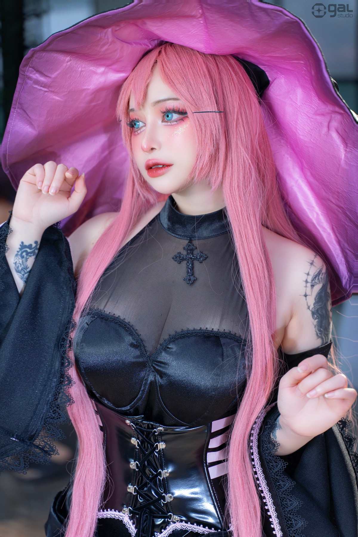 Ban đầu chỉ là sở thích đọc manga anime, mãi cho đến năm lớp 11, Giang được một người bạn kể cho nghe nhiều về cosplay, tình cờ cũng thời điểm đó cô bạn được anh chị khóa trên tặng vé xem chương trình AE Festival, từ đó cô nàng quyết tâm theo đuổi đam mê cosplay.