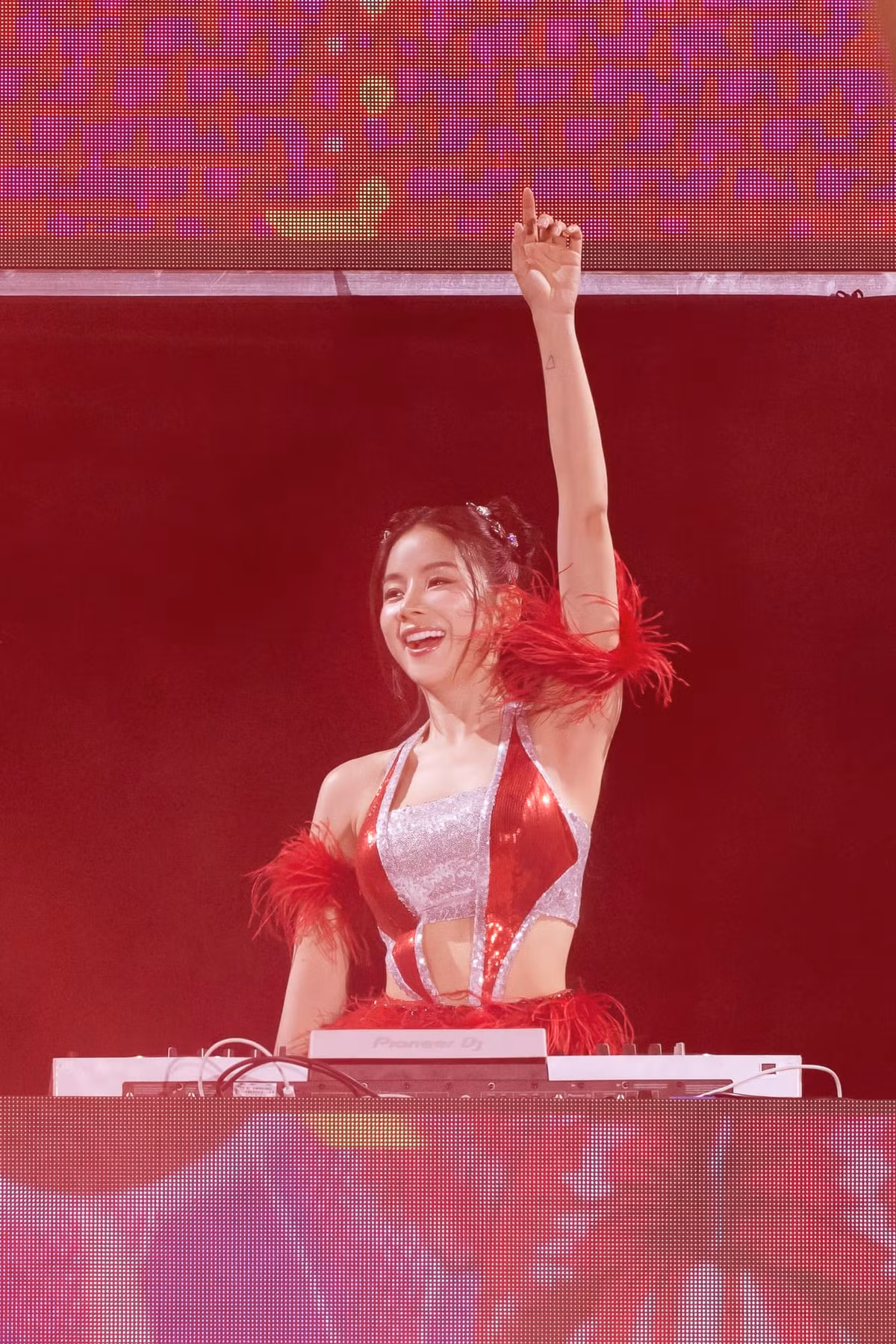 DJ Mie sinh năm 1995, tên thật là Trương Tiểu My. Cô bắt đầu được khán giả chú ý khi tham gia "Rap Việt" năm 2020. Nhờ gương mặt khả ái cùng vóc dáng gợi cảm, Mie gây "sốt" mỗi lần xuất hiện hỗ trợ các thí sinh.