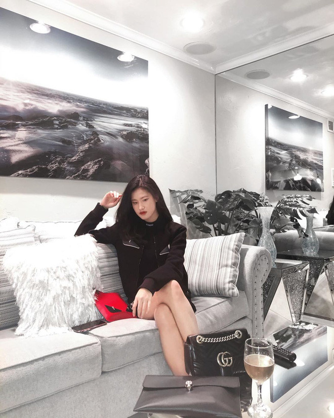 Bên cạnh đồ hiệu, Bằng Linh rất yêu thích Kpop, dành tình cảm đặc biệt cho hai nhóm nhạc đình đám là Big Bang và BLACK PINK.