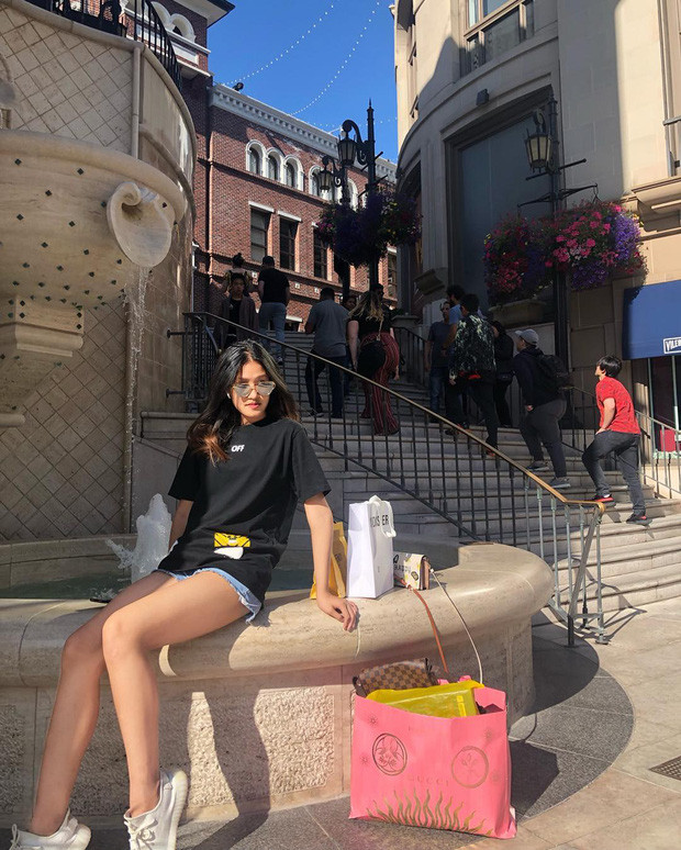 Dù sinh ra ở vạch đích nhưng Linh cho rằng được thứ này sẽ mất đi thứ khác. Bản thân cô nàng cũng mong muốn khi trưởng thành có thể đứng vững bằng năng lực của bản thân chứ không cần phải dựa vào gia đình.