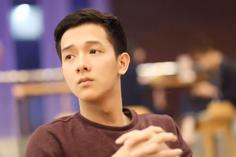 Nhiều dân mạng nhận xét nhan sắc của hot boy cảnh sát tên Duy Anh thuộc dạng "không đùa được đâu".