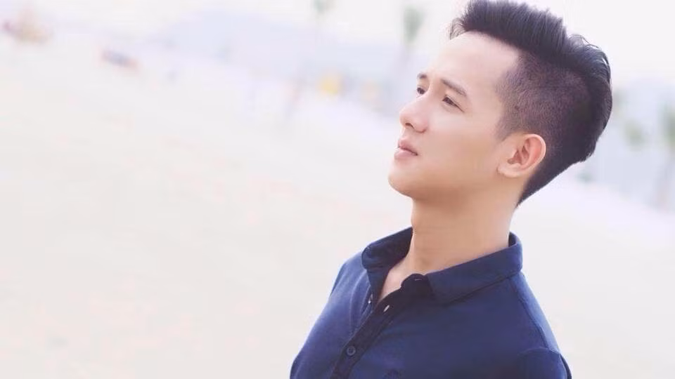 Được biết, anh hot boy cảnh sát trên có tên là Quách Duy Anh, hiện công tác tại Tuyên Quang.