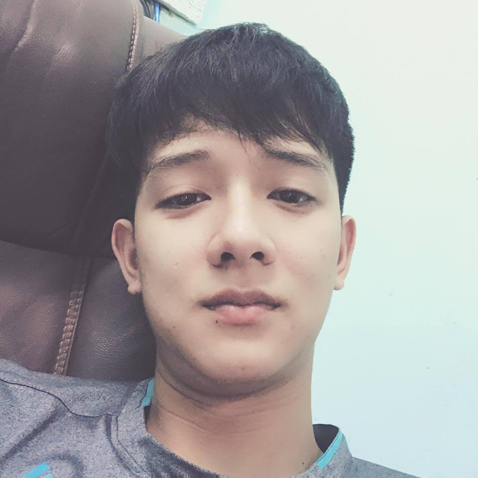 Trên trang cá nhân, Duy Anh thường đăng tải những bức hình du lịch hoặc selfie "khoe" góc mặt đẹp của mình.