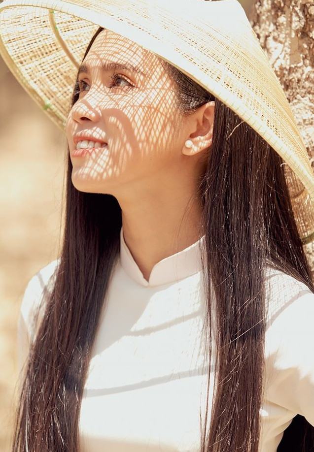 Sống xa gia đình từ khi vào TP HCM lập nghiệp, chỉ được gặp mẹ vào dịp lễ tết nhưng Tuyết Nga luôn hướng lòng về mẹ và mong bà được vui vẻ, tràn đầy sức khỏe.