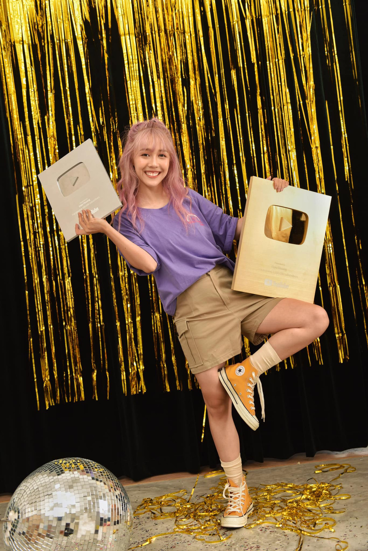 Doanh thu ước tính mỗi năm của Youtuber Hậu Hoàng vào khoảng 9 - 144,9 tỷ đồng.