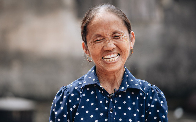 Từ một người phụ nữ nông thôn quê mùa, Bà Tân vlog lớn tuổi này hiện kiếm được khoảng từ 1,9 tỷ - 30 tỷ đồng mỗi năm.