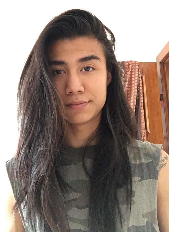 Chang trai nuoi toc dai 2 nam de lam 