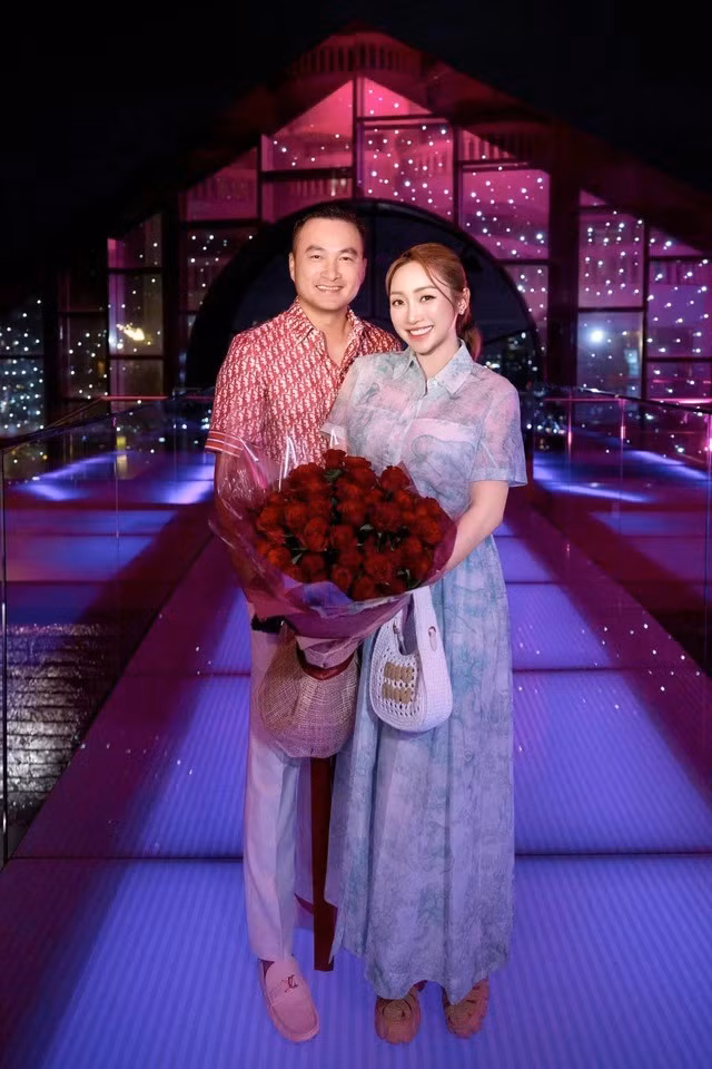 Nhan sac vo tre xinh dep cua nam chinh “Co gai xau xi”