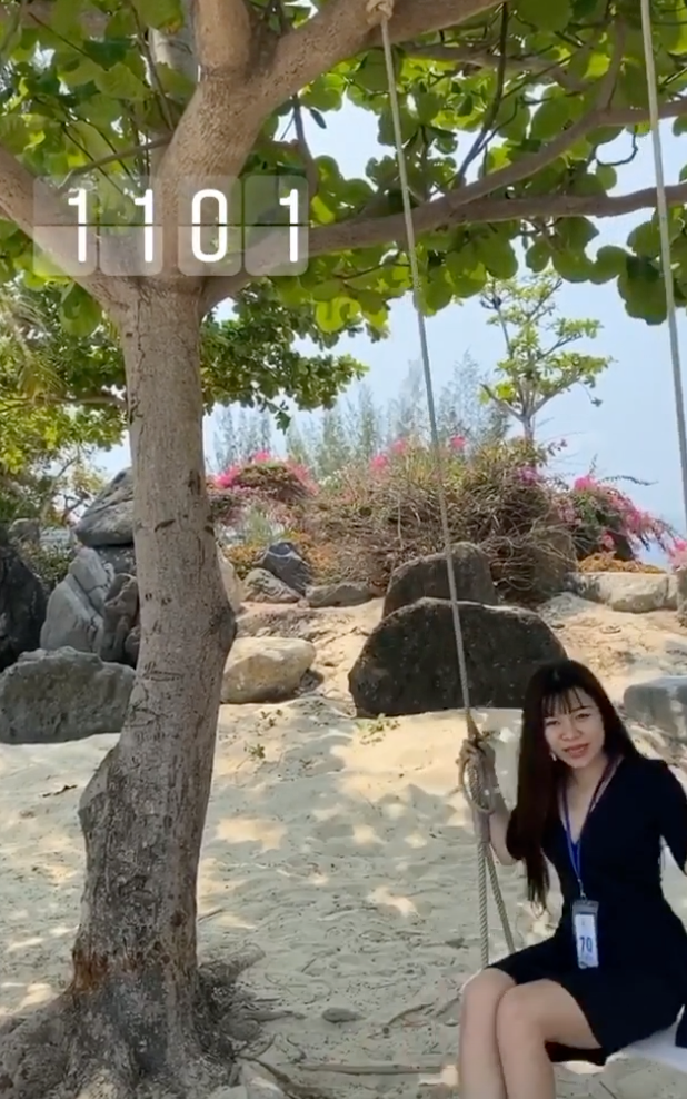 Dù chưa bao giờ lên tiếng xác nhận nhưng chuyện hẹn hò của Văn Lâm và Yến Xuân là rõ như ban ngày. Cặp đôi có vẻ cũng không hề có ý định che giấu mối quan hệ này.