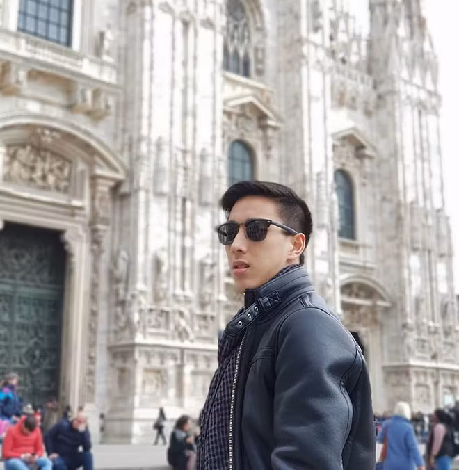 Không chỉ có sự nghiệp thi đấu chuyên nghiệp xuất sắc, Julian sở hửu vẻ ngoài điển trai như nam tài tử điện ảnh. Anh chàng được nhận xét là có ngoại hình khá giống các thần tượng Kpop.