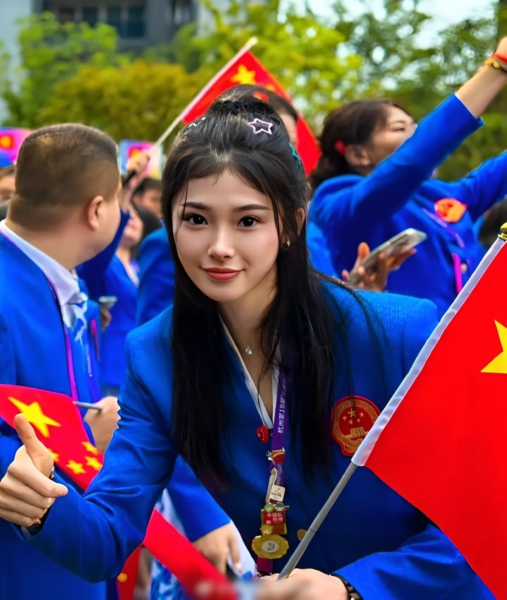 Bên cạnh sự chỉ trích vì trang điểm đậm khi thi đấu, Wu Yanni còn bị nhiều người nghi ngờ đã phẫu thuật thẩm mỹ. Nữ vận động viên cho biết, cô không làm gì khác ngoài việc cắt mí mắt.