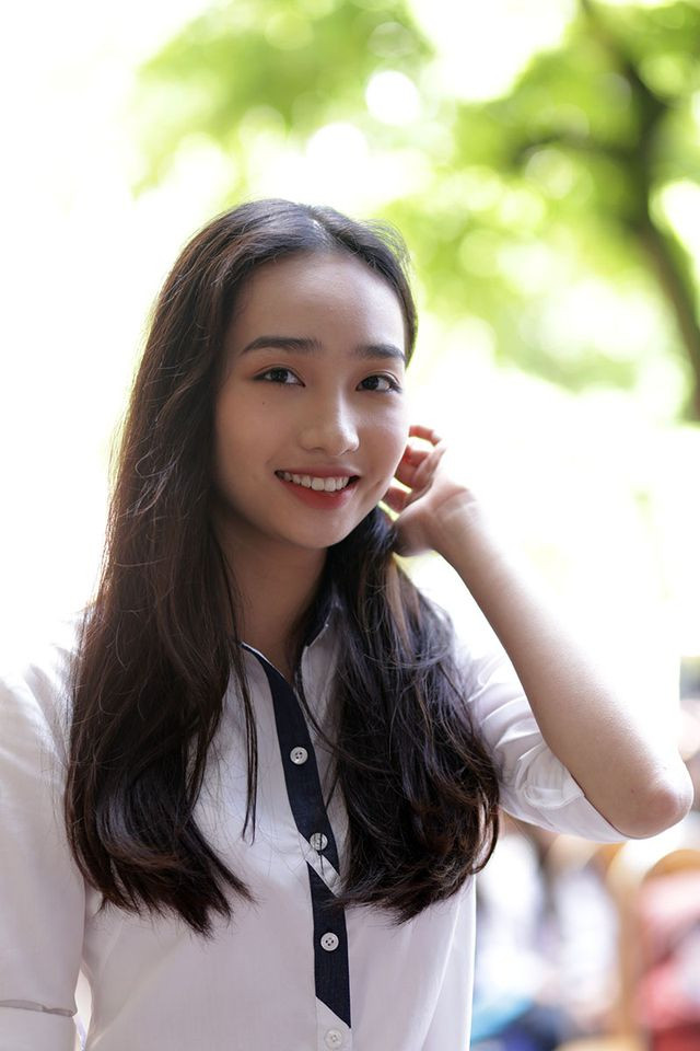 THPT Trần Phú (Hoàn Kiếm, Hà Nội) nổi tiếng với dàn nữ sinh xinh xắn, dễ thương trong ngày khai giảng.