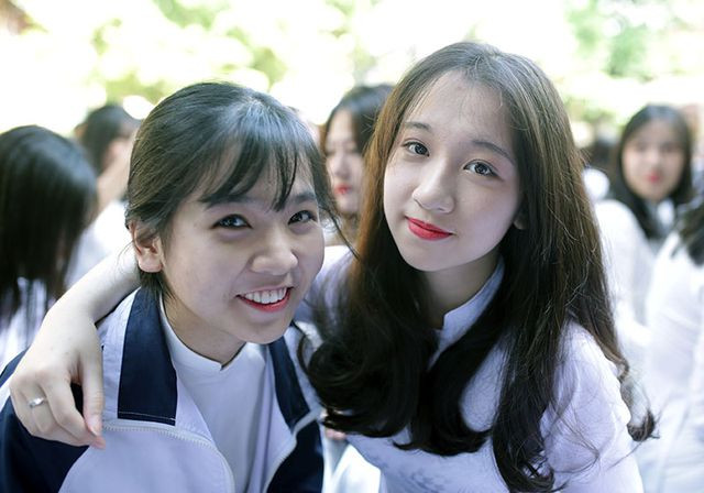 Nữ sinh Trần Phú xinh đẹp trong những tấm ảnh selfie đáng yêu. Mỗi người đều sở hữu những nét đẹp riêng.