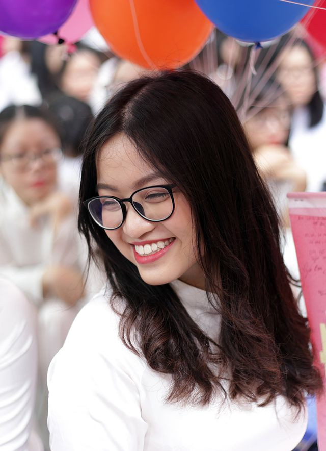 Nữ sinh THPT Chu Văn An cũng luôn được cộng đồng mạng để ý trong ngày khai giảng.
