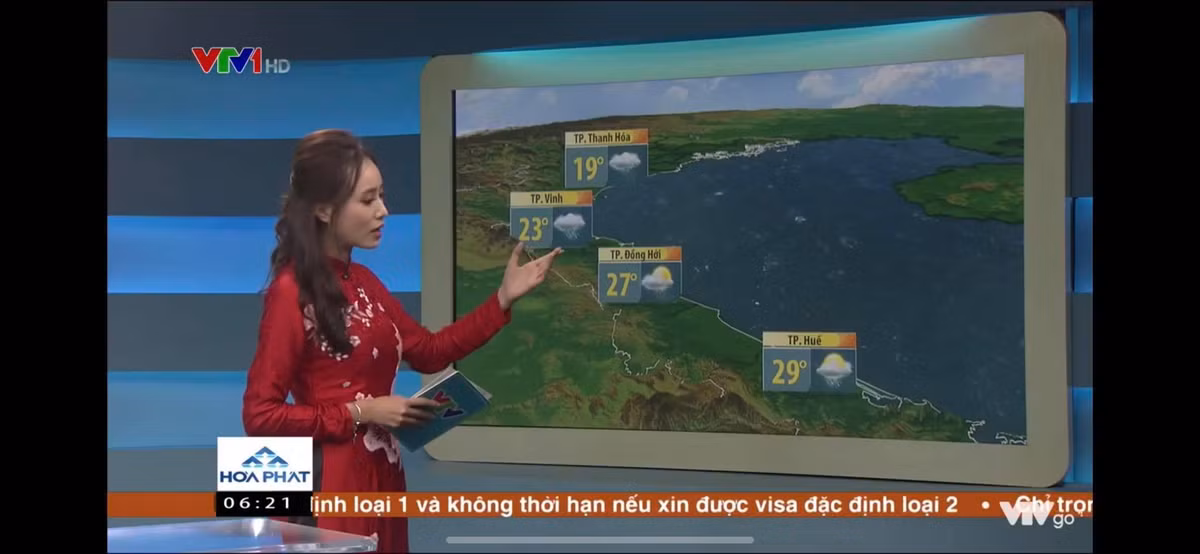 Xuân Anh từng giành danh hiệu Á khôi 1 và Miss tài năng cuộc thi Tài sắc nữ sinh Báo chí 2013, giải khuyến khích Nụ cười VTV 2016, top 12 và Người đẹp ảnh của Miss Tourism Vietnam 2017.