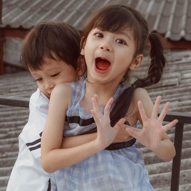 Sở hữu gương mặt xinh xắn, làn da trắng mịn, đôi mắt to tròn cùng biểu cảm ngọt ngào, 10X nhận được sự yêu mến từ đông đảo người theo dõi.