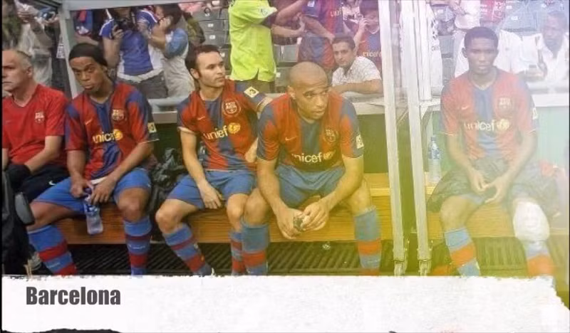 Năm 2008, Barca đã có thời điểm cất nhiều ngôi sao của mình trên ghế dự bị như Ronaldinho, Iniesta, Herry và Eto'o.