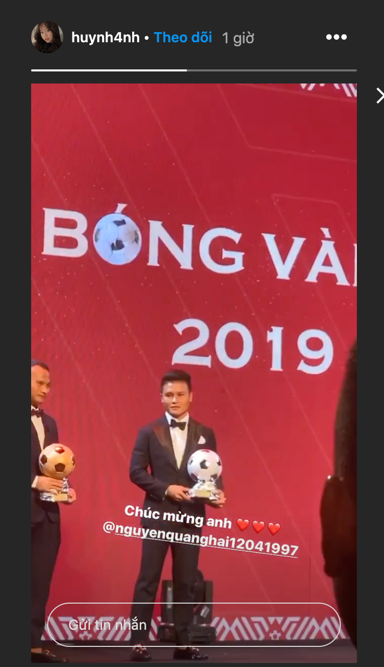 Bên cạnh đó, cũng có nhiều người lên tiếng bênh vực Huỳnh Anh bởi chẳng ai giống với hình ảnh trên mạng xã hội 100%. Hơn nữa cô nàng trông cũng rất dễ thương chứ không hề xấu xí.