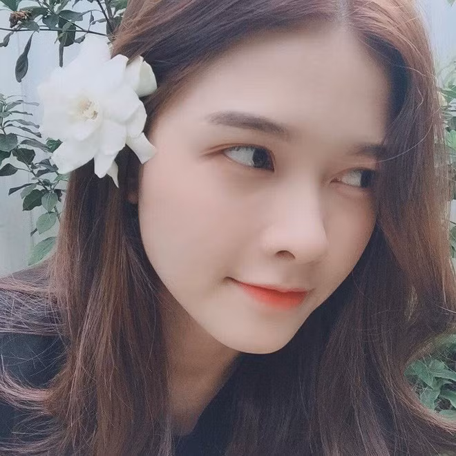 Sau khi bức ảnh thu hút sự chú ý lớn từ CĐM, Cầm chia sẻ ban đầu hơi hoang mang, có đôi chút lo lắng vì bỗng nhiên thấy nhiều người kết bạn facebook với mình.