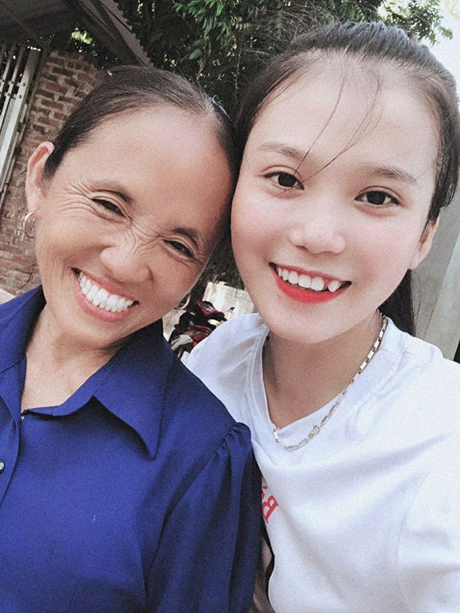 Từ sau khi lập kênh Youtube mới để "nối nghiệp mẹ" là bà Tân Vlog, Thanh Lương liên tục vấp phải sự chỉ trích của cộng đồng mạng như diễn lố, nấu ăn mất vệ sinh,...