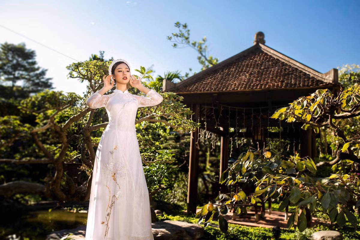 Với lợi thế nhan sắc xinh đẹp, trong sáng và tự tin trong giao tiếp, Hà My từng tham gia cuộc thi Hoa hậu Việt Nam 2018 và lọt vào top 15.