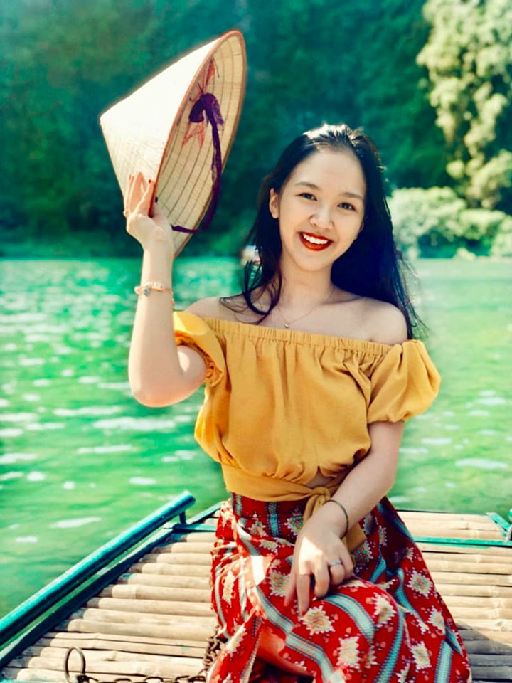 Vai diễn ra mắt và để lại nhiều ấn tượng nhất trong lòng khán giả của Hà Anh là bé Đậu trong bộ phim "Bánh đúc có xương".