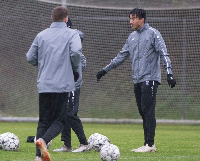 Hiện tại, Đoàn Văn Hậu đã quay trở về luyện tập cùng với các đồng đội tại Hà Lan. Theo lịch trình, anh chàng sang Tây Ban Nha tập huấn vào ngày 4/1 (giờ Hà Lan).