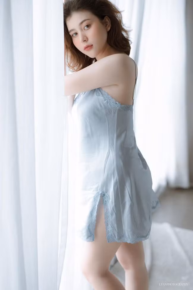 Cô nàng là một trong những "bông hồng lai" nổi tiếng trong giới trẻ Việt.