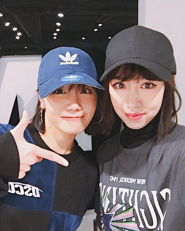 Năm 2017, ca sĩ Min khiến nhiều fan hào hứng khi là nghệ sĩ Việt đầu tiên tham gia khóa vũ đạo tại 1Million Dance Studio và được May J Lee hướng dẫn. Năm 2019, ca sĩ Trọng Hiếu cũng xuất hiện trên kênh của lò đào tạo này, có bức ảnh chụp chung thân thiết với biên đạo nhảy người Hàn.