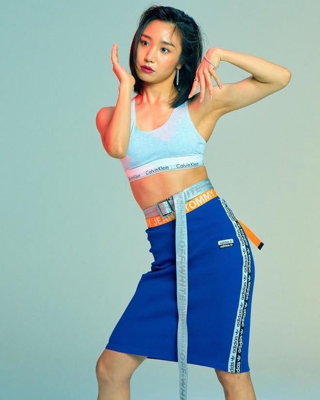 Theo đuổi đam mê vũ đạo từ nhỏ, May J Lee đã có nhiều năm phát triển trong nghề. Cô bắt đầu đăng những video nhảy đầu tiên lên mạng xã hội từ năm 2013 và nhận được phản hồi tích cực. Đến nay, video nhảy "Worth it" (Fifth Harmony ft.Kid Ink) là bài biên đạo của cô nhận nhiều lượt xem nhất, hơn 164,5 triệu. Đây cũng là sản phẩm đưa tên tuổi cô lan rộng ra thế giới.