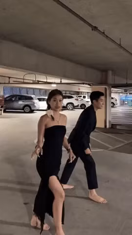 Mới đây, cô nàng gây chú ý khi đăng tải hình ảnh cô cùng bạn trai...thi chạy ở hầm gửi xe. Đây là một cá cược nhỏ của Như Phương và người yêu. Cựu VĐV TDDC thi chạy với chàng trai Việt kiều, nếu ai thua sẽ phải trả tiền ăn.