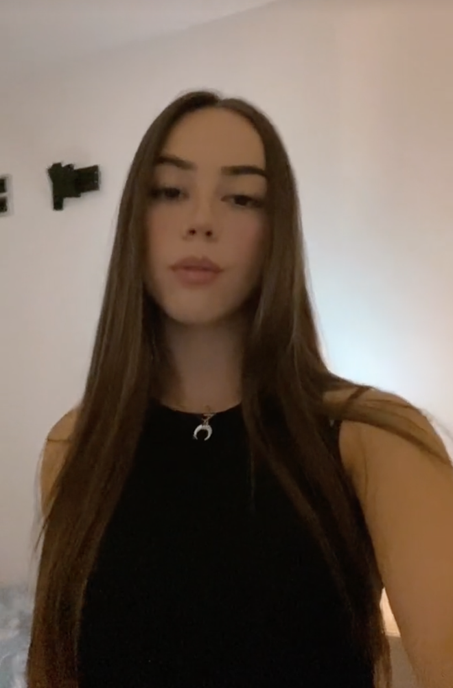 Trước đó, Alex Padilla cũng được cho là đổi tên tài khoản rồi phải xóa Instagram sau khi lộ thông tin hẹn hò với chàng cầu thủ nổi tiếng.