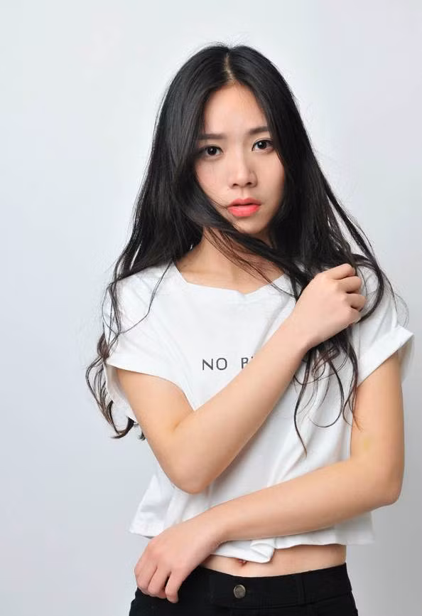 Bên cạnh đó cô giáo tương lai An Như còn được biết đến như là chủ xị của chương trình phát thanh chuyên nghiệp của Học viện truyền thông Vũ Hán.