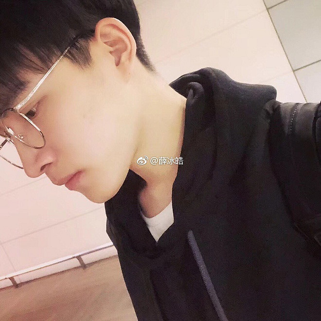 Bằng việc thay đổi hoàn toàn thói quen ăn uống kết hợp tập luyện, chưa đầy một năm, Hạo Băng đã giảm được 25kg, đưa cân nặng về con số 60kg.