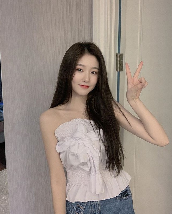 Có lượng theo dõi lớn song Lin Zhen chọn lối sống kín tiếng, không chia sẻ thông tin cá nhân trên truyền thông hay mạng xã hội.