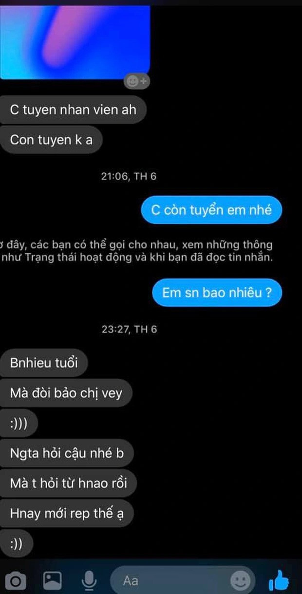 Đối phương dù đi xin việc nhưng lại nhắn tin như mình đang là ngang hàng phải lứa với người tuyển dụng. Không chỉ dừng ở việc nói trống không, không có đầu đuôi hay chủ ngữ, vị ngữ gì mà nhân vật này còn dùng những từ khó nghe như: "trẻ trâu", "con tuyển dụng",..