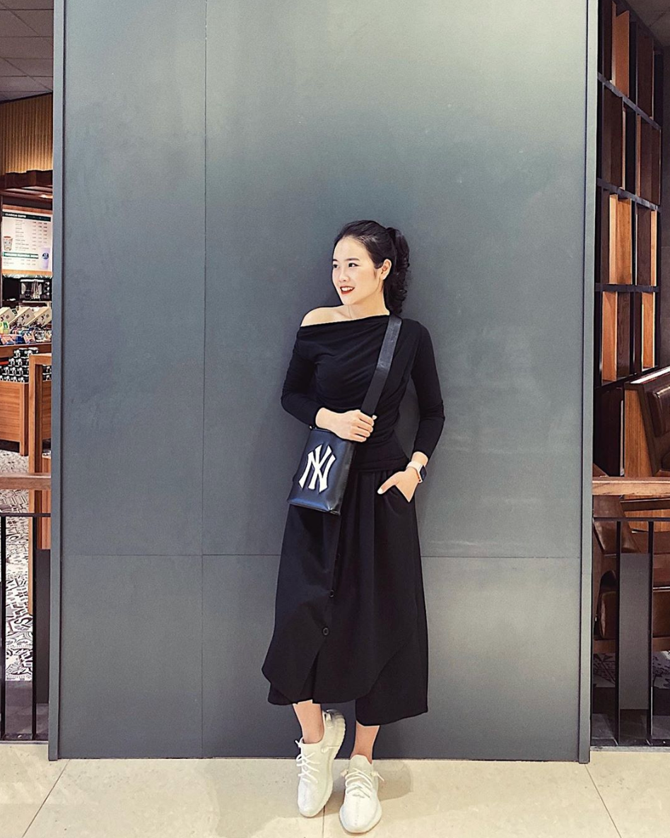 Hiện tại, trang Instagram cá nhân của Hoàng Anh sở hữu hơn 154 nghìn lượt theo dõi. Với lượng người theo dõi khủng, cô nàng làm KOL, quảng cáo các loại thực phẩm giảm cân.