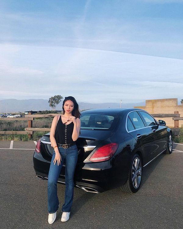 "Lúc mới qua Mỹ mình đã mơ ước một ngày nào đó sẽ sở hữu một chiếc xe riêng để không cần ai phải đưa đón và tiện cho bản thân mình. Nghĩ là làm, mình ấp ủ, ráng đi làm thêm và để dành tiền" - Mai Diz chia sẻ về việc tự sắm xe khi vẫn còn quá trẻ.