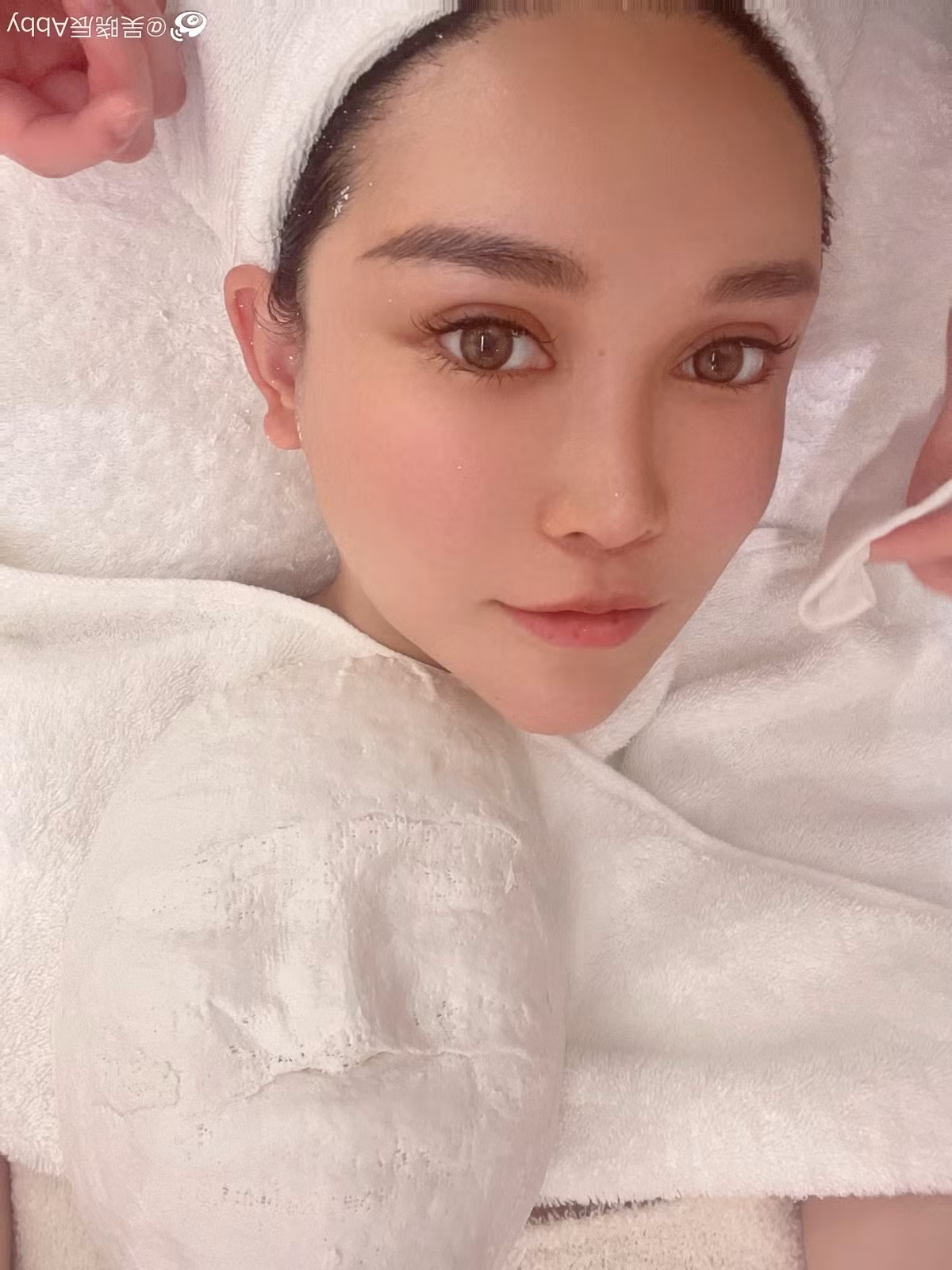 Hiện tại cô nàng sở hữu nhan sắc xinh đẹp, cô cũng thường xuyên khoe nhan sắc của mình trên trang cá nhân.