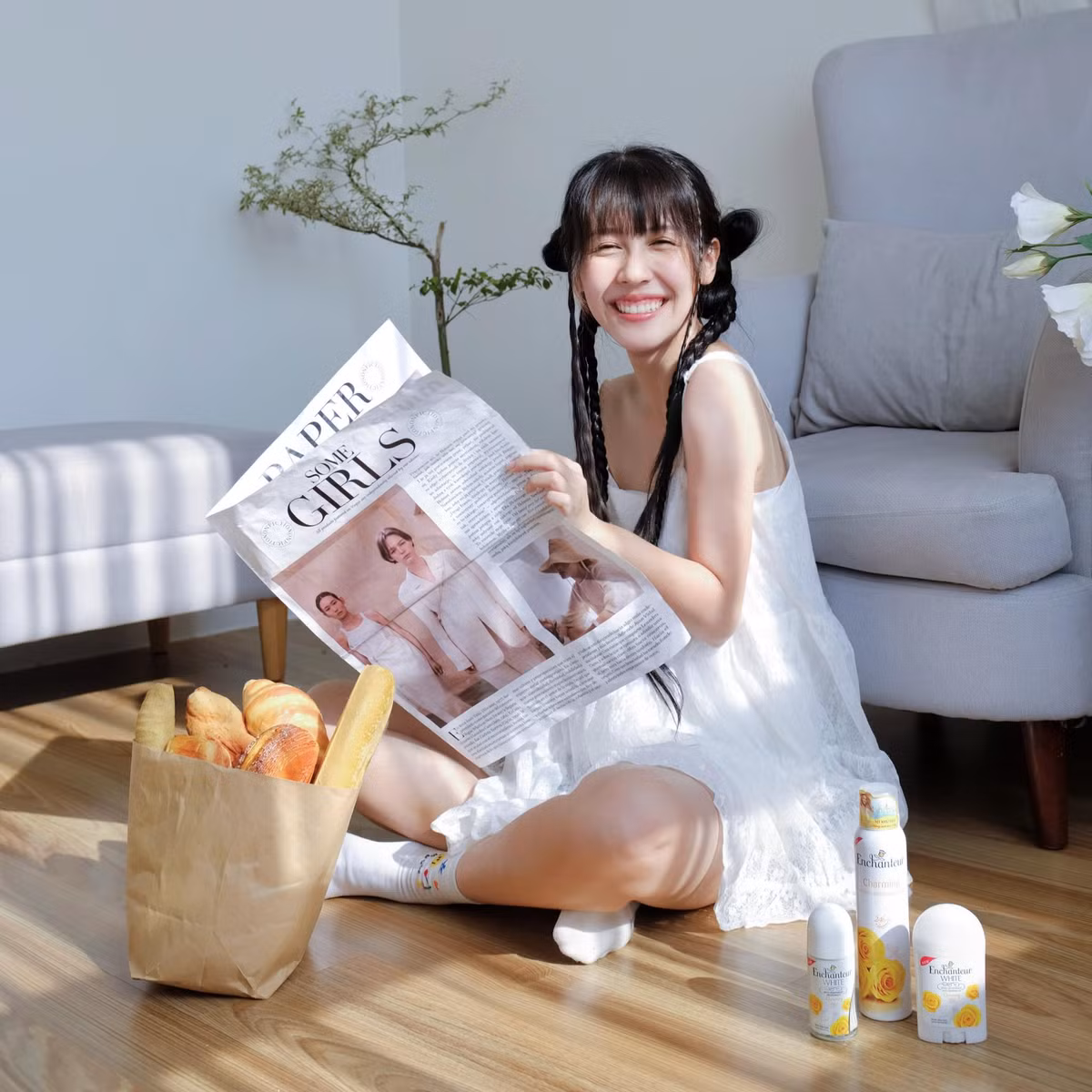 Thế nhưng dạo gần đây, cô nàng không ngại thay đổi theo các hình tượng khác nhau, từ hình ảnh ngây thơ trong sáng đến hình ảnh cá tính, gợi cảm và táo bạo hơn trước rất nhiều.