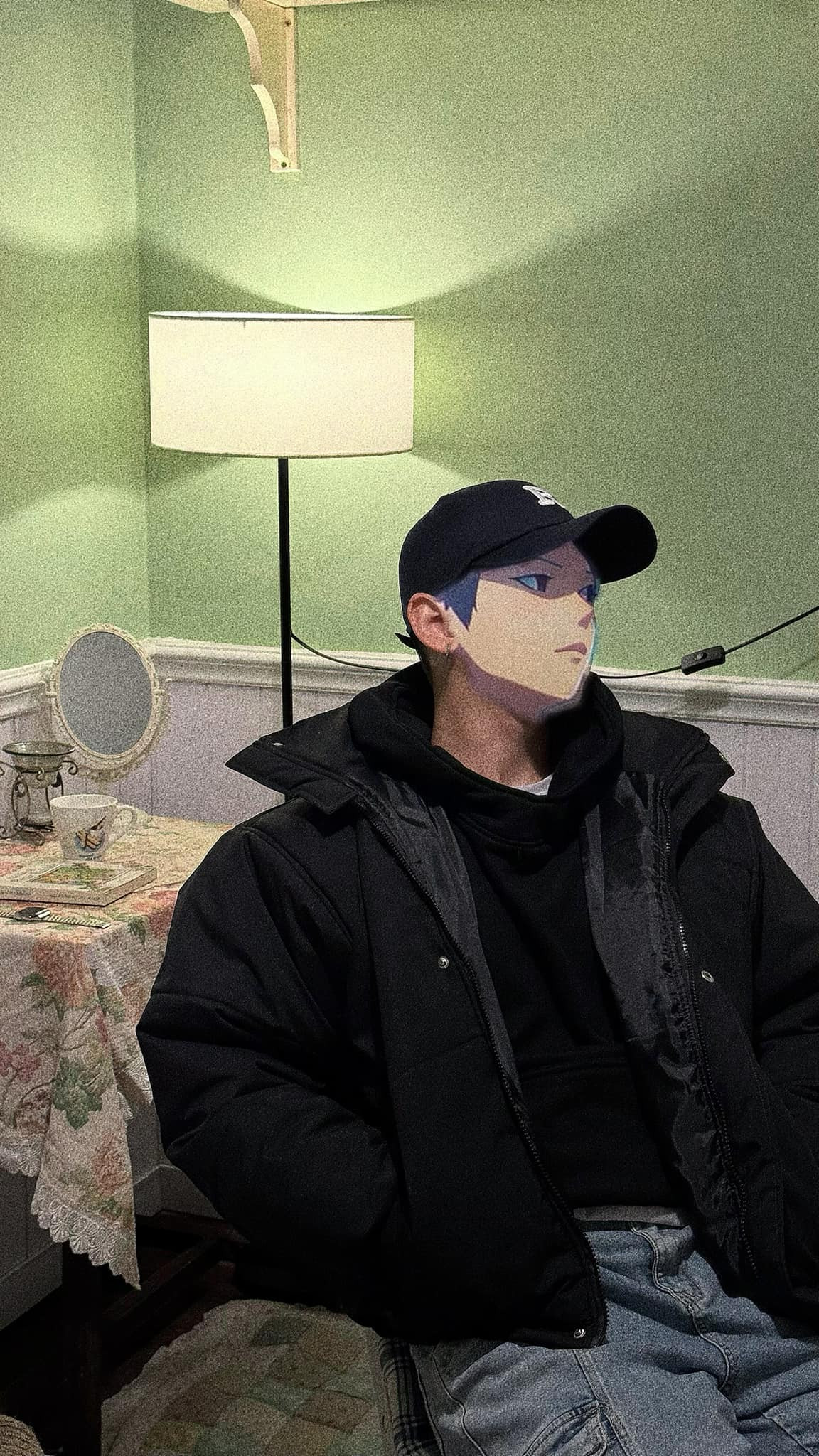 Duy Hoàng chia sẻ rằng do bản thân tính tình khá ngại, không muốn lộ diện, nên "ai biết thì giữ kín giúp mình nha".