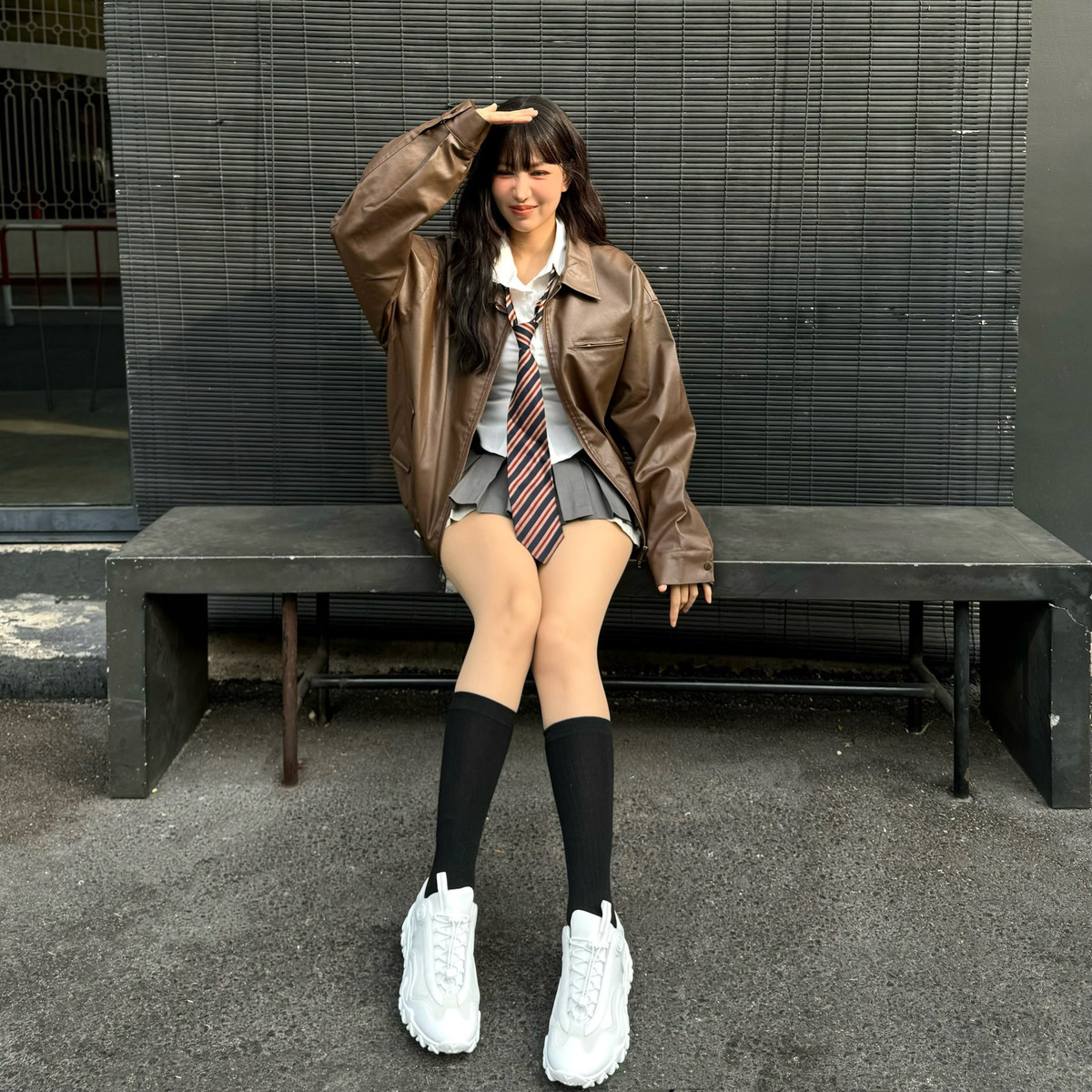 "Xinh nhưng trông chị khác quá", "Suýt thì không nhận ra chị Min", "Min đây sao, nhìn không giống gì hết" - nhiều người bày tỏ trước bài đăng mới nhất của cô nàng.